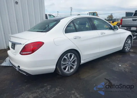 2015 Mercedes-Benz C 300 из США, поврежденный, VIN 55SWF4JB6FU087055